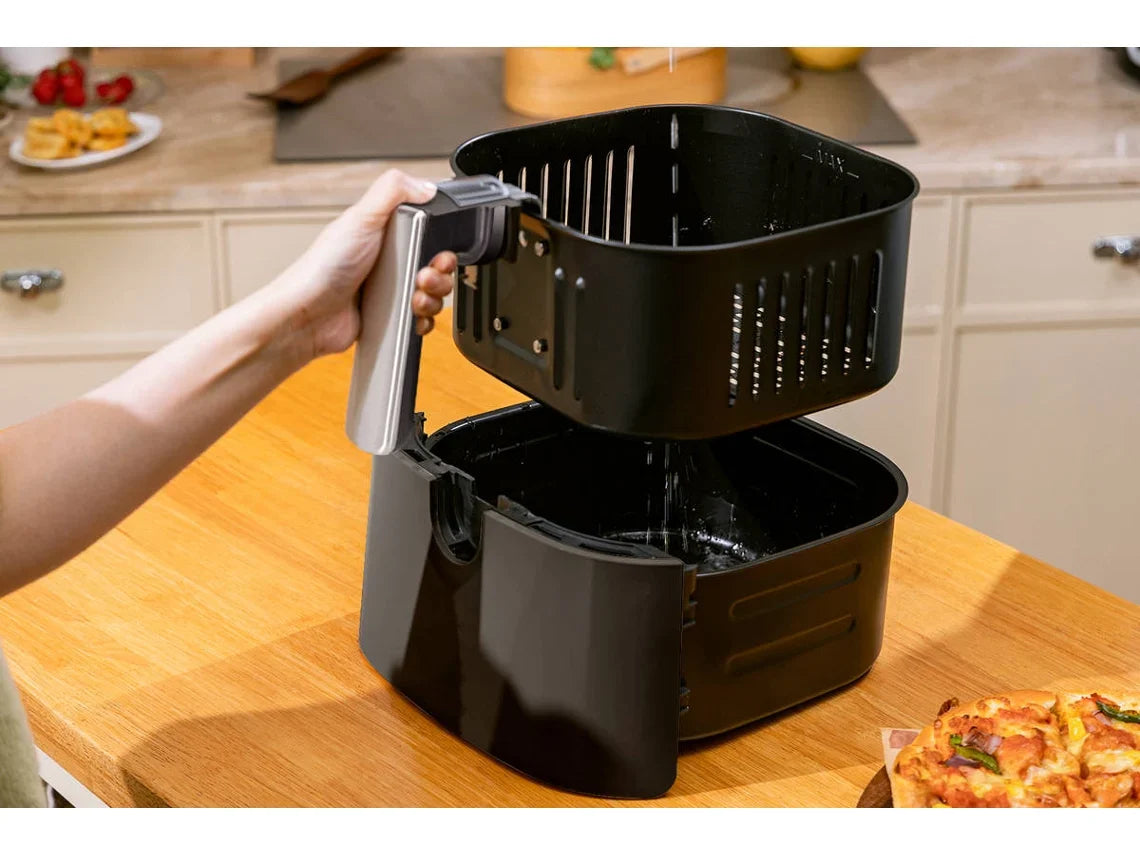 Fritadeira sem Óleo AIGOSTAR Cube ( 7L - 1900W | Livro de Receitas Incluído | Painel LED tátil | Cesto de Fritura Removível | 7 Menus Programados + Manter Quente)