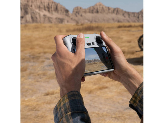 Drone DJI Mavic 3 Pro con DJI RC (5.1K - Autonomía: Hasta 43 minutos - Negro)