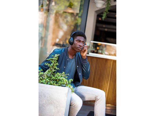 Fones de Ouvido Bluetooth BOSE NC 700 (Sobre a Orelha – Microfone – Cancelamento de Ruído – Preto)