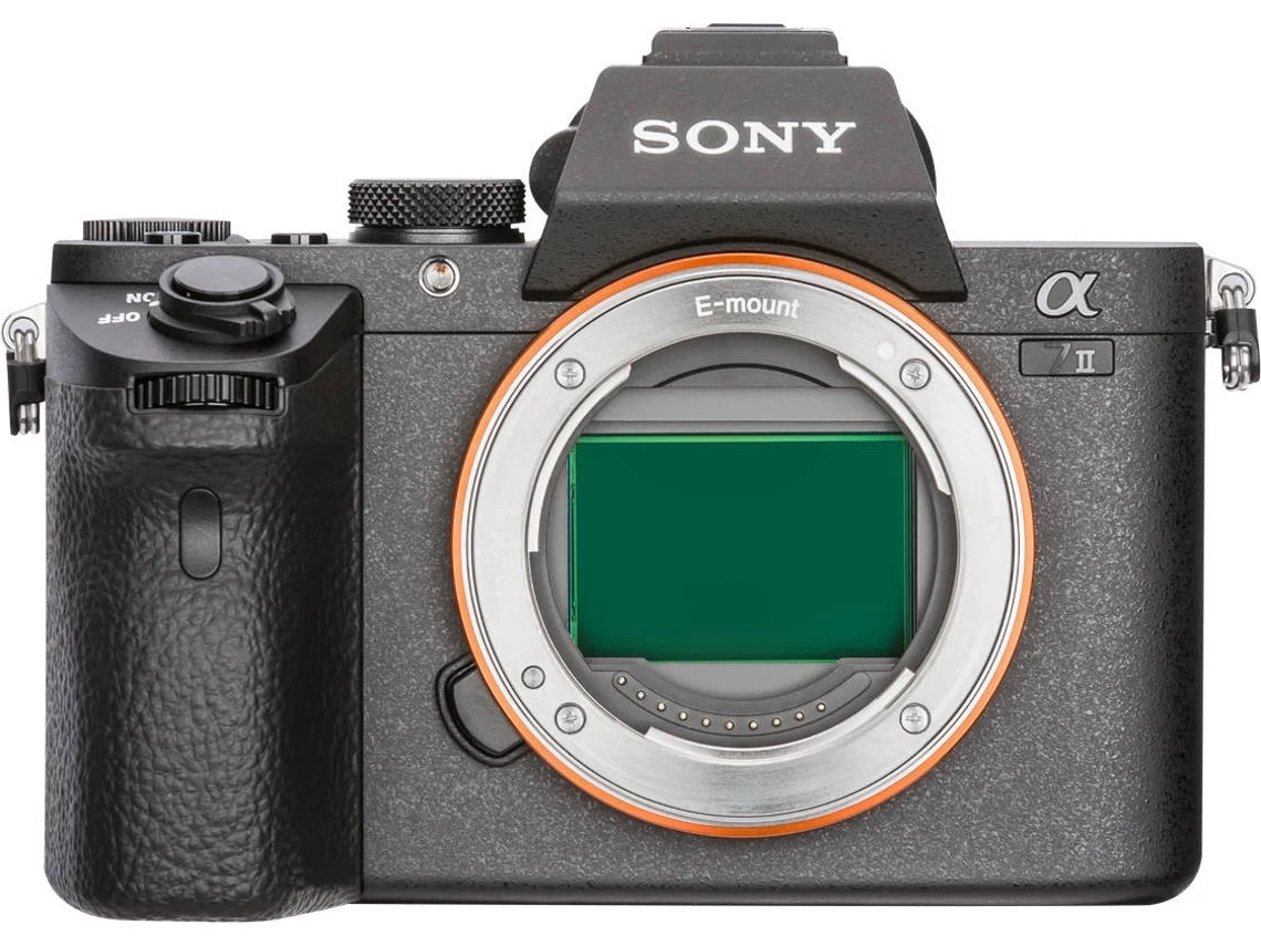 Máquina Fotográfica SONY A7 Mark II + FE 28-70mm (Full-Frame)