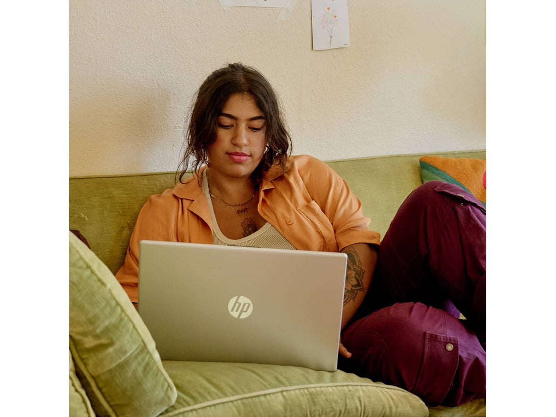 Portátil HP 15-FD0074NP (15.6'' - Intel Core i5-1334U - RAM: 16 GB - 512 GB SSD PCIe - Intel Iris X Graphics)