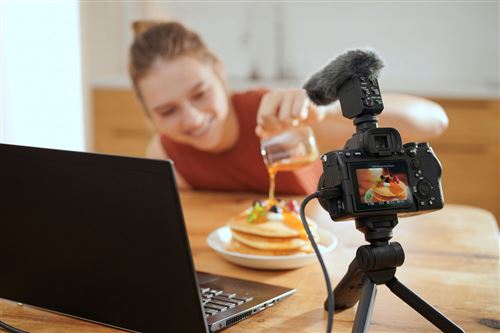 Câmera híbrida Sony Alpha A7 IV preta + FE 28-70mm f/3.5-5.6