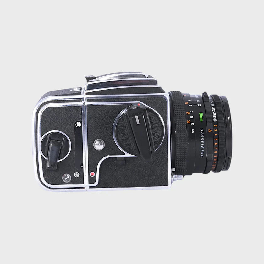 Hasselblad 500C/M médio formato analógico com lente 80mm f/2.8